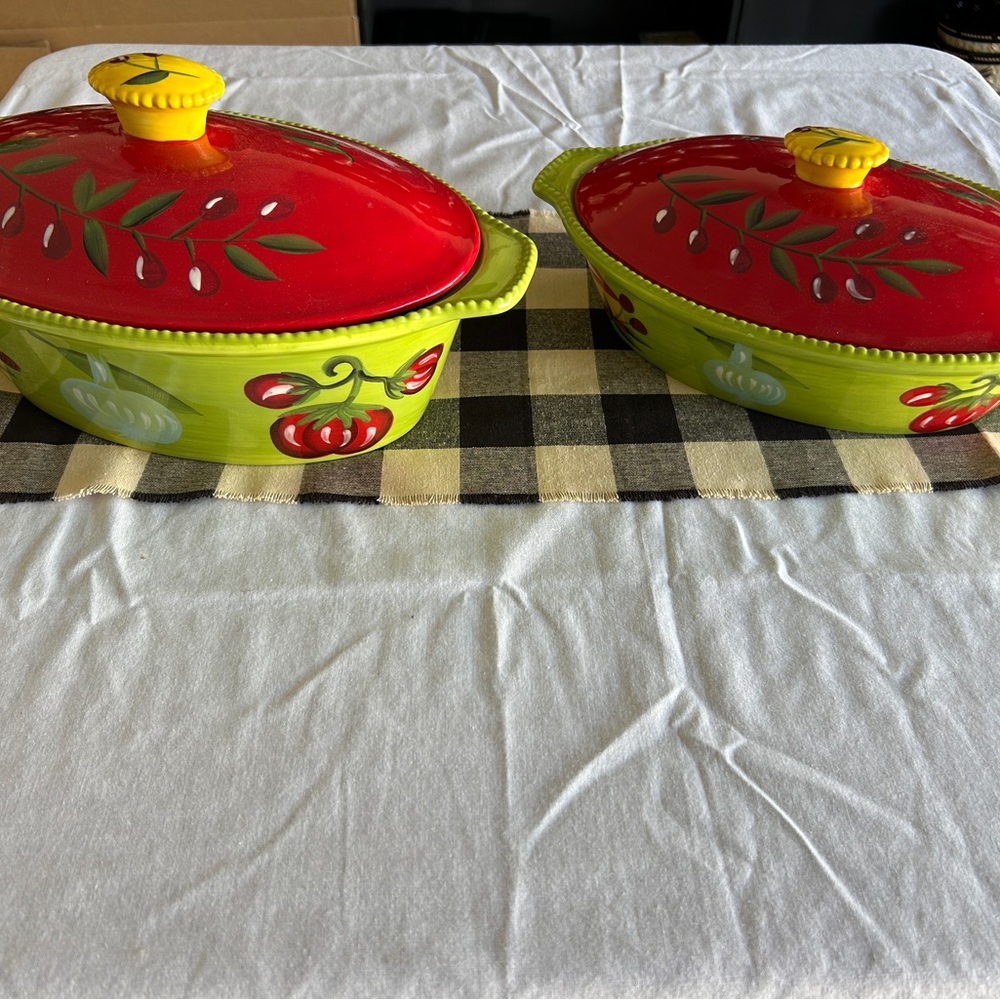 Colorful Ceramic Casserole Dishes with Lids